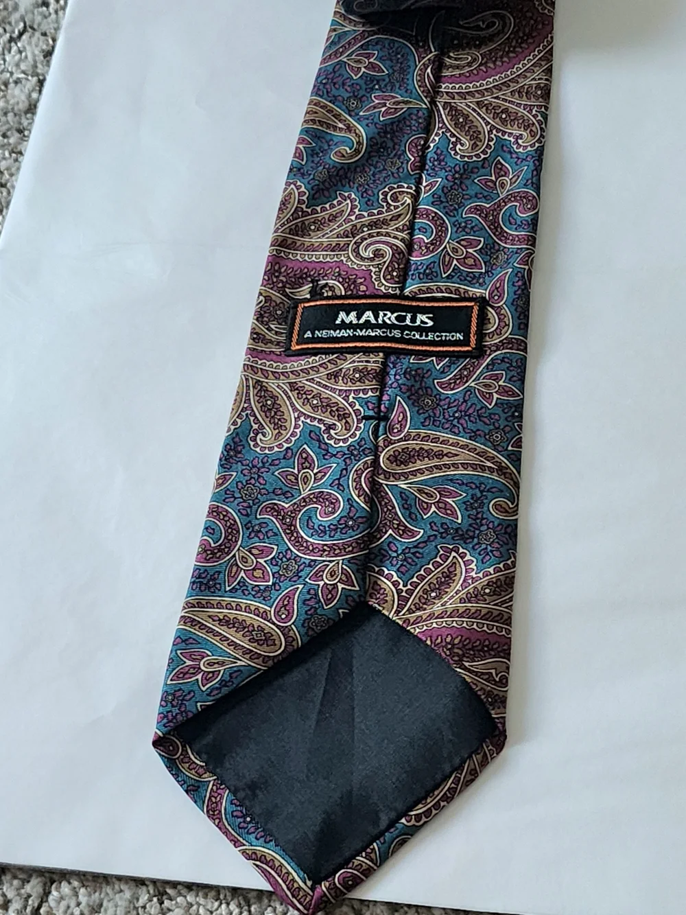 Marcus Neiman Marcus Collection Silk Paisley Tie Handmade USA Blue Purple 3.75